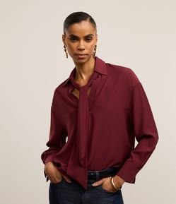 Camisa em Crepe com Gola Laço e Manga Longa