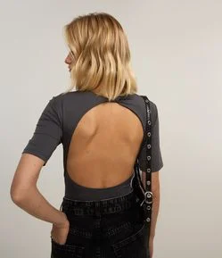 Body em Microfibra com Torcido na Gola e Decote nas Costas