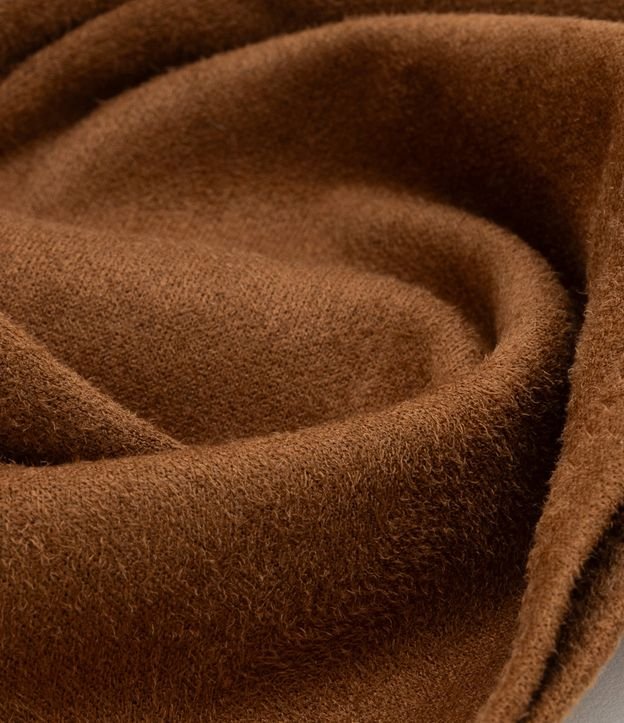 Lenço Triangular em Suede