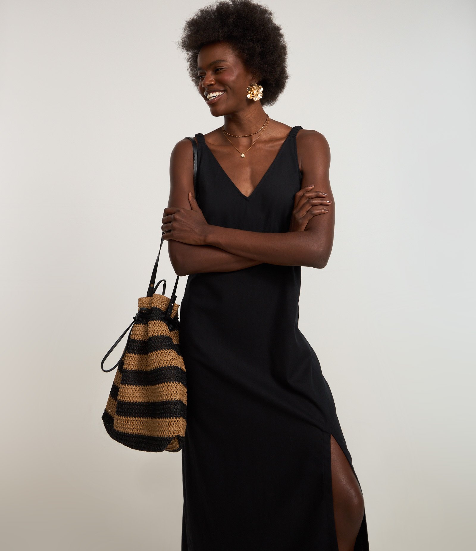 Vestido New Midi em Viscose e Linho com Fenda Lateral Preto 1