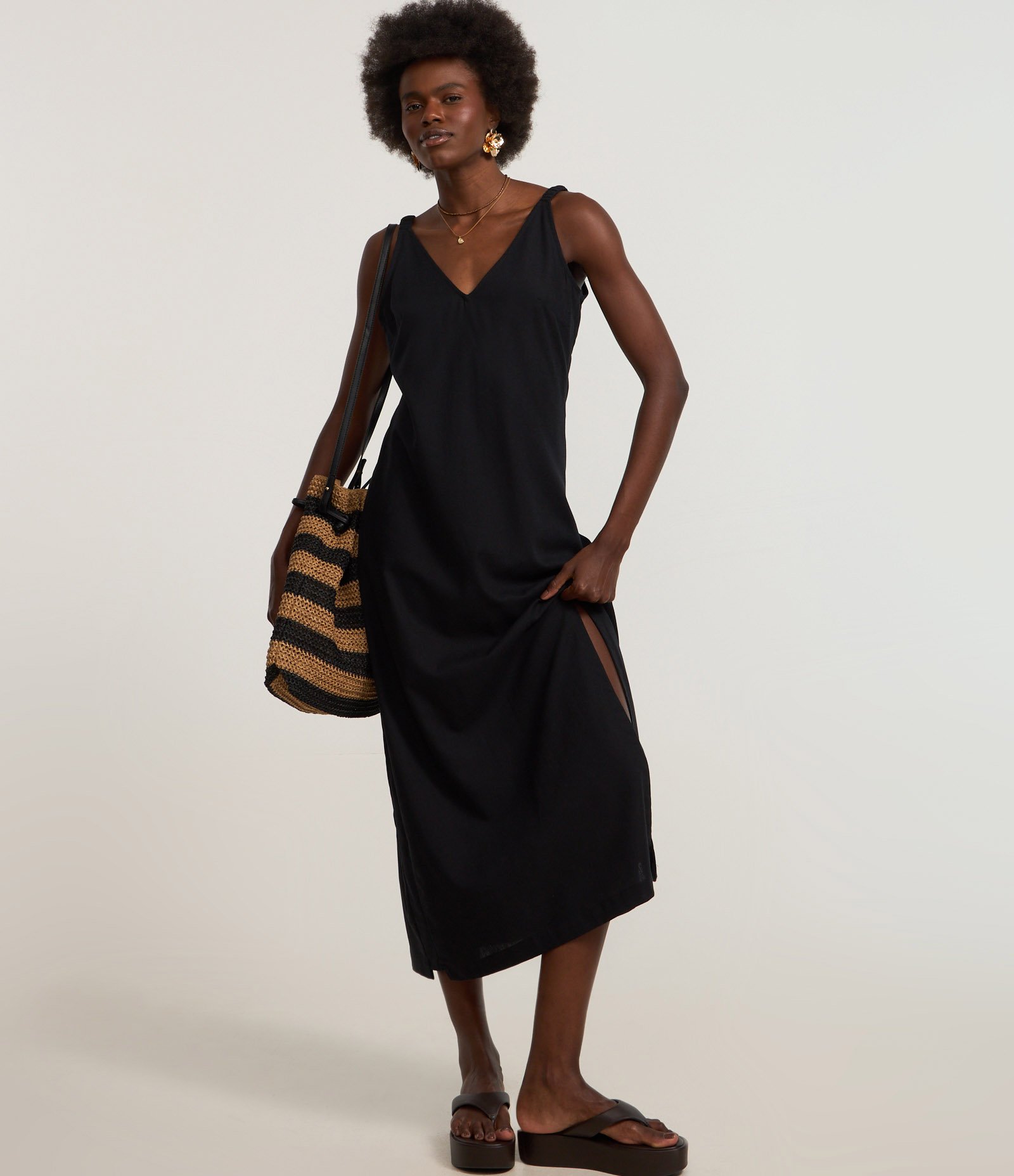 Vestido New Midi em Viscose e Linho com Fenda Lateral Preto 2