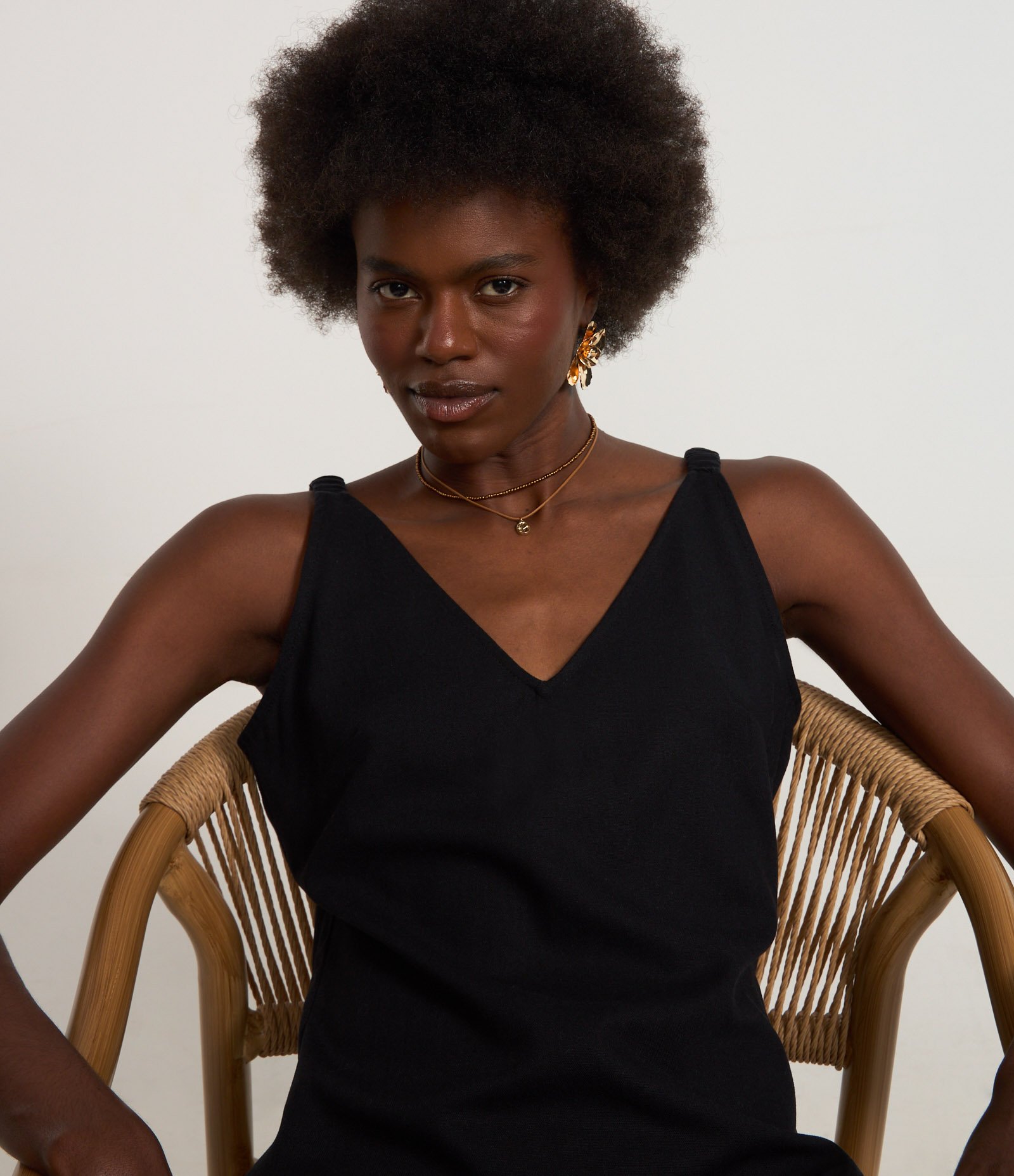 Vestido New Midi em Viscose e Linho com Fenda Lateral Preto 4