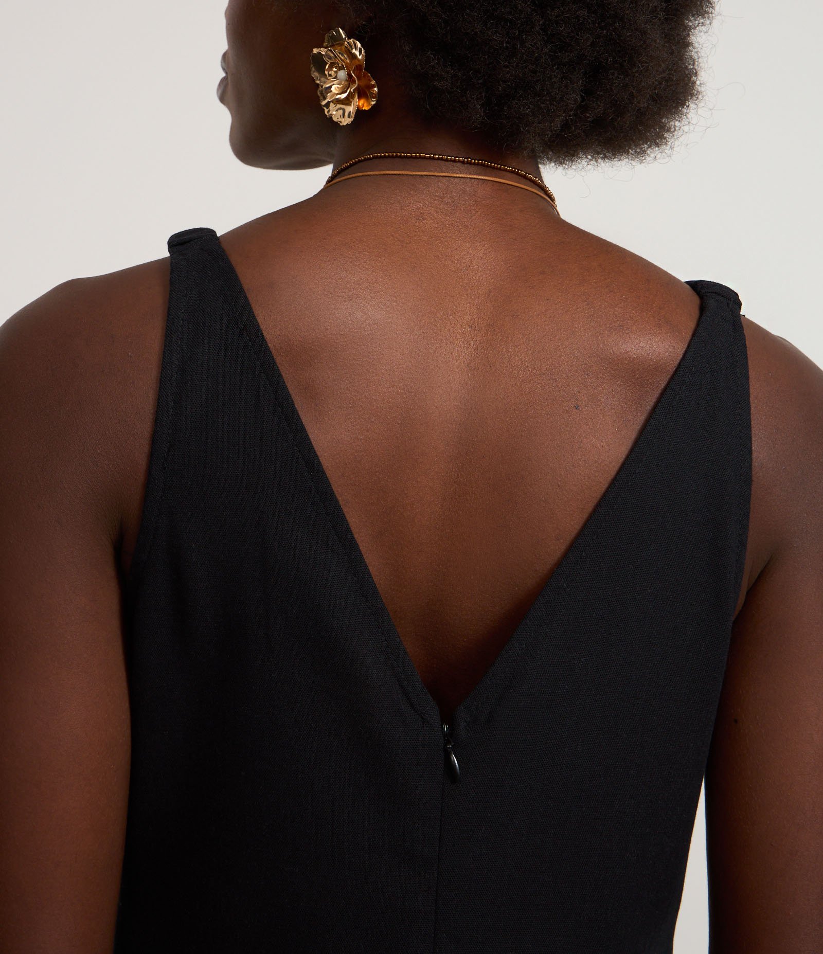 Vestido New Midi em Viscose e Linho com Fenda Lateral Preto 5