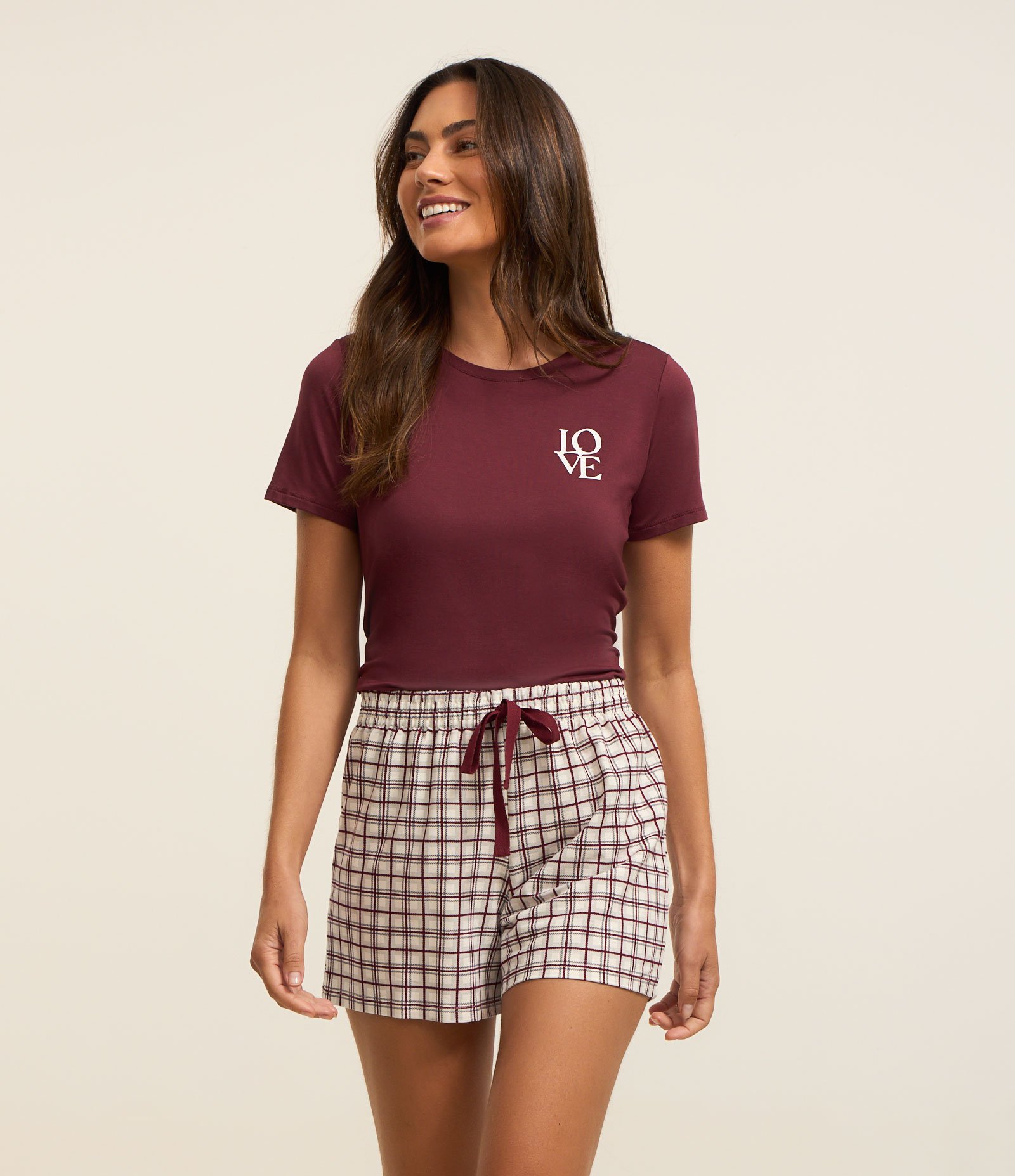 Pijama Curto em Viscose com Estampa Xadrez Grid e Amarração no Cós Vinho 1
