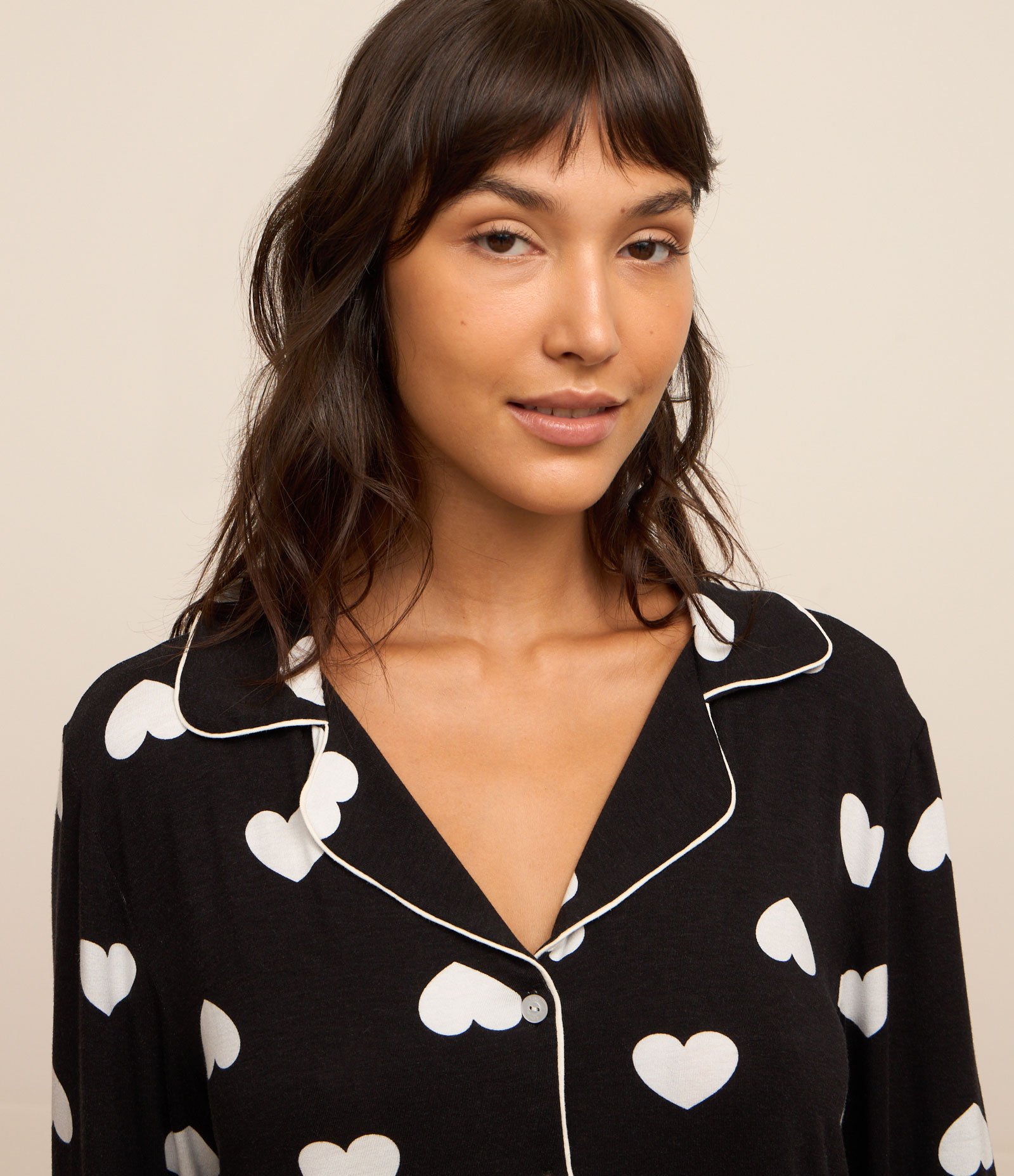 Pijama Americano Longo em Viscose com Estampa Corações Preto 2