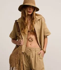 Camisa em Tricoline com Decote em V