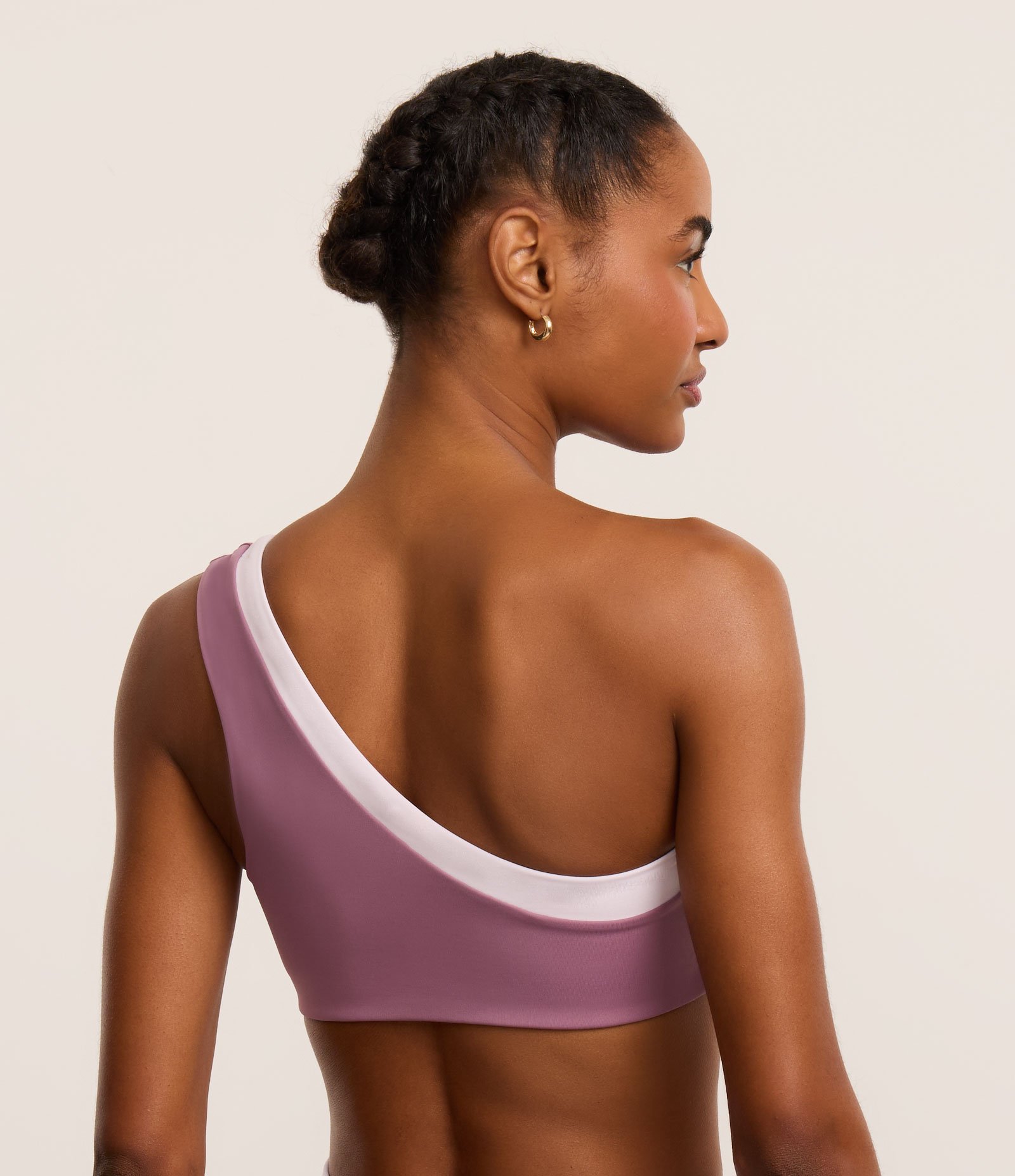 Top Sem Bojo Esportivo com Ombro Só e Detalhe  Vazado Roxo 4