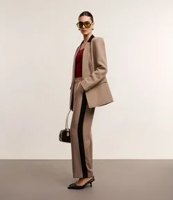 Calça Reta Alfaiatada com Pregas e Contaste Lateral