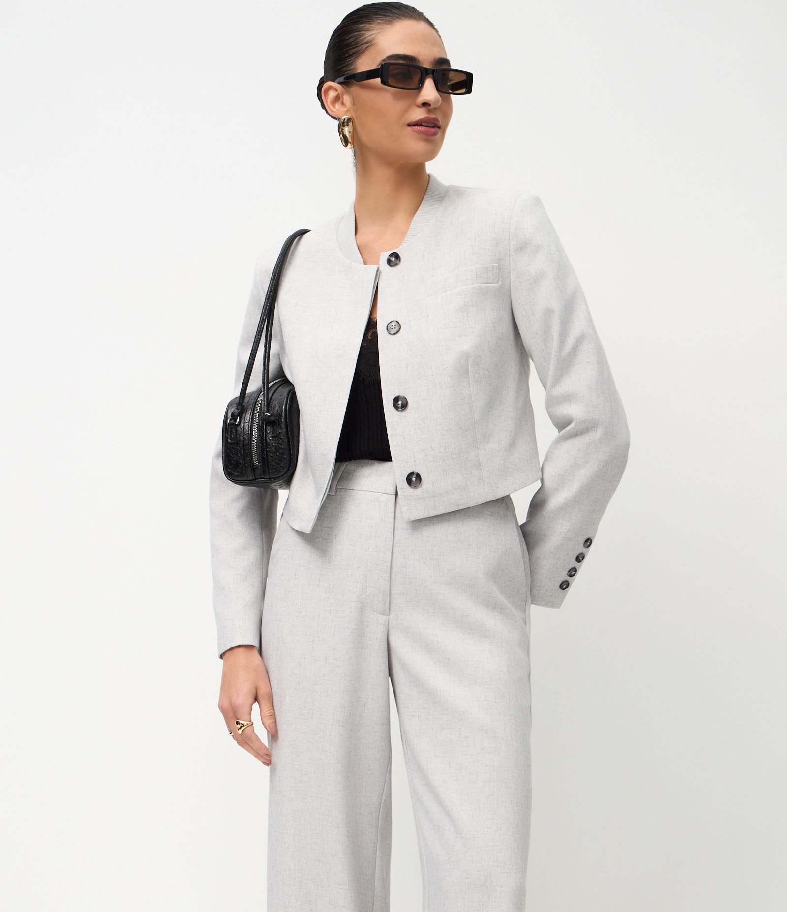 Calça Wide Leg Alfaiatada em Crepe com Bolsos Cinza 2