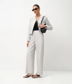 Calça Wide Leg Alfaiatada em Crepe com Bolsos