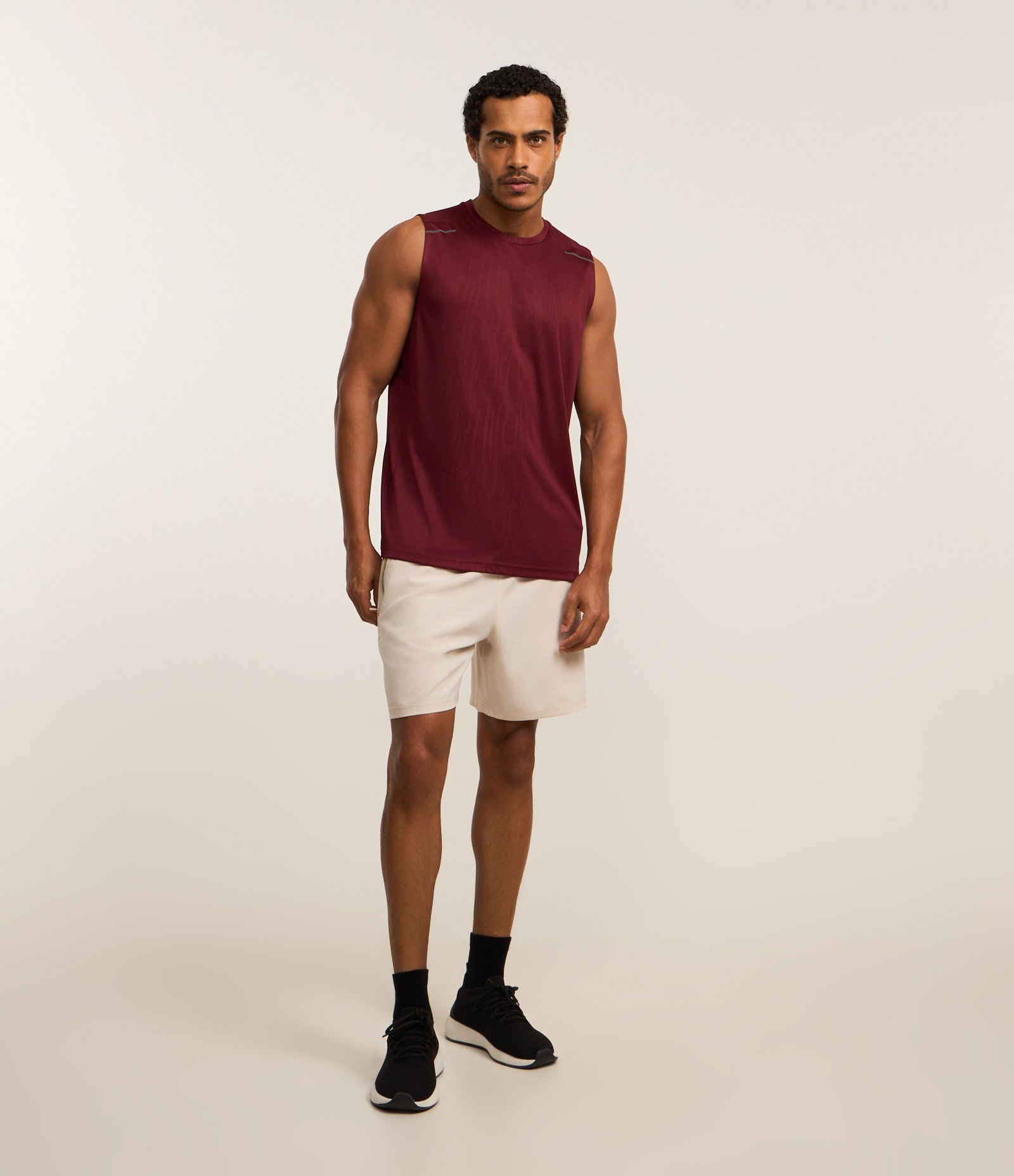 Regata Esportiva com Tecnologia Dry e Estampa Heat Print Vinho 2