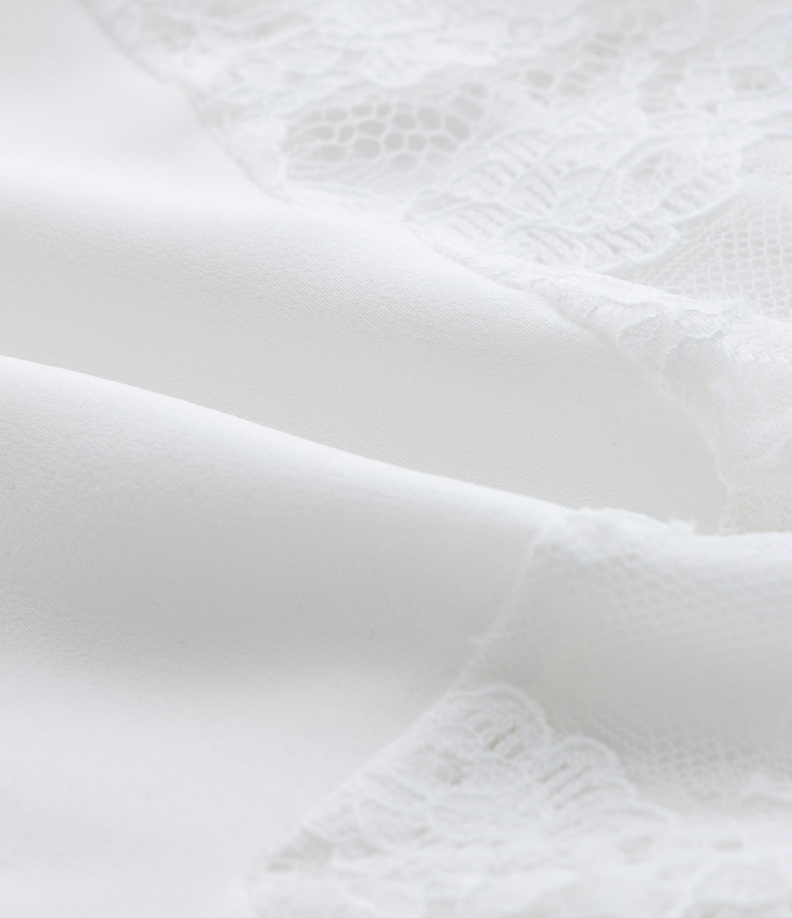 Camisola sem Bojo em Malha com Detalhes em Renda Branco 6