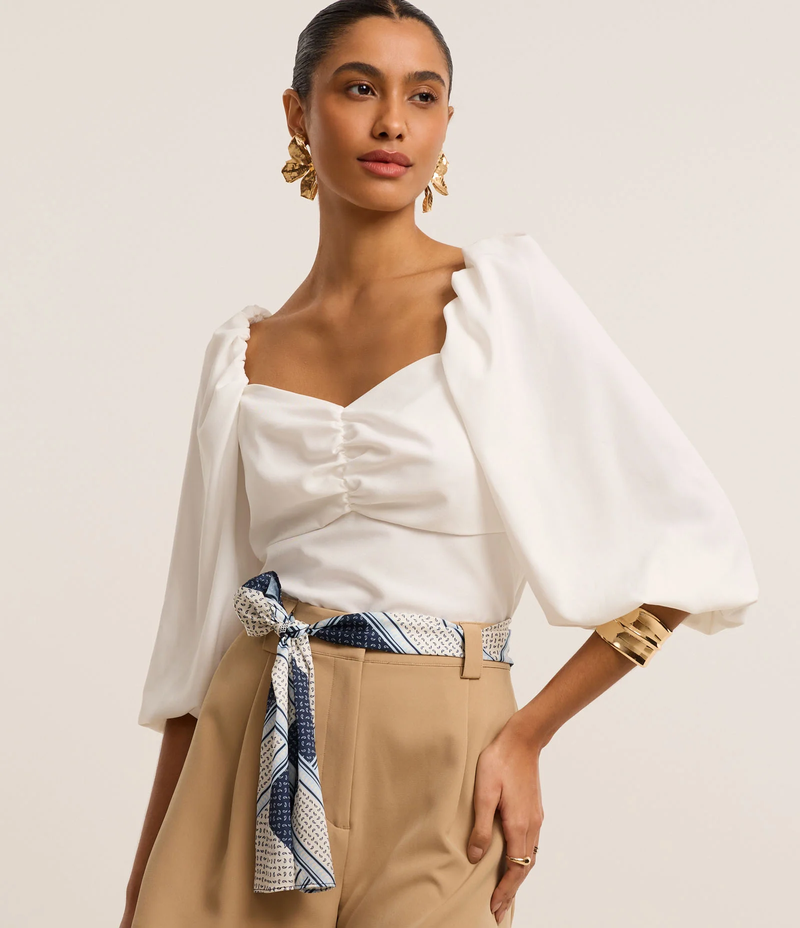 Blusa em Crepe com Decote Coração e Manga Ampla Branco 1