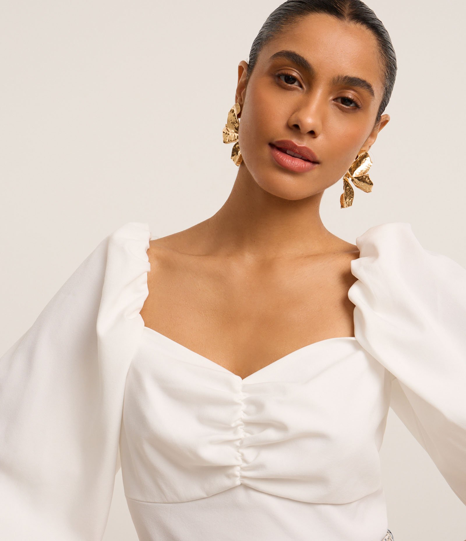 Blusa em Crepe com Decote Coração e Manga Ampla Branco 3