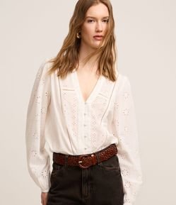 Blusa Bata em Laise com Manga Bufante e Entremeio