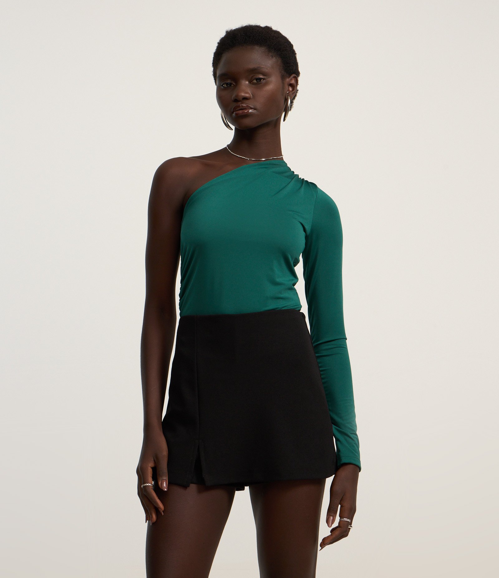 Blusa Ombro Só em Malha Jersey com Lateral Franzida Verde 3