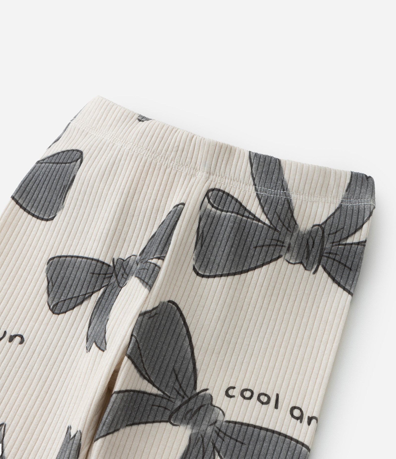 Calça Legging Infantil Canelada com Estampa Laços - Tam 1 a 6 Anos Bege/Cinza 5