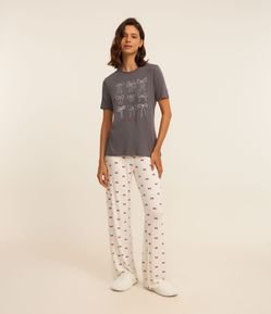 Pijama Longo em Viscose com Estampa Lacinhos Diversos