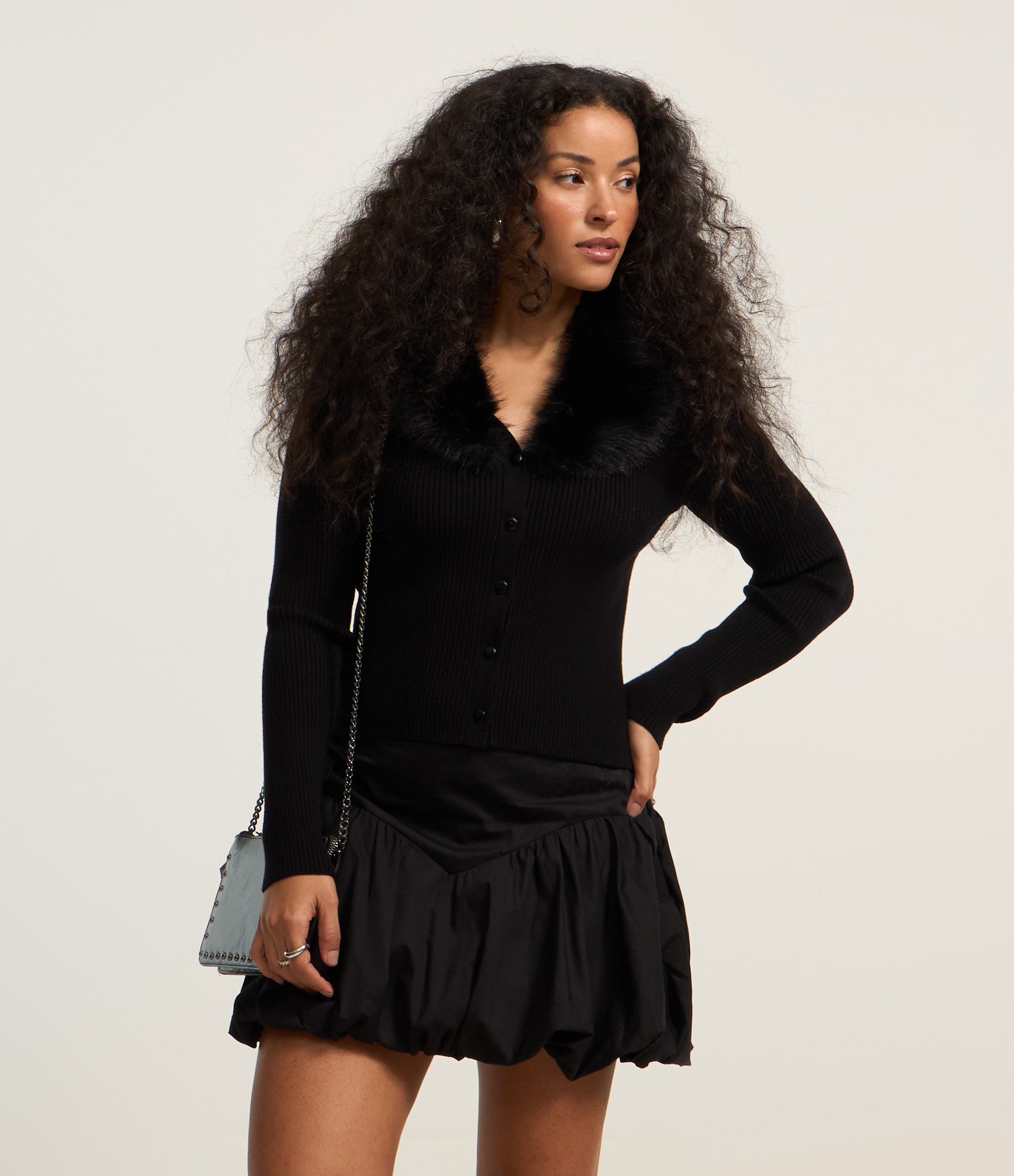 Cardigan Regular em Tricô com Gola de Pelo Removível Preto 6