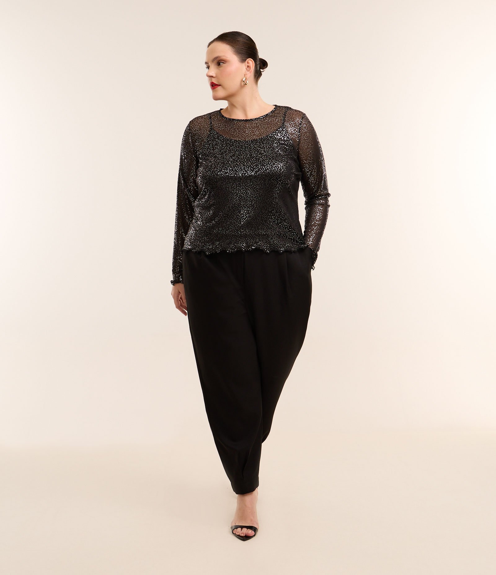 Blusa em Tule com Brilhos Contrastantes Curve & Plus Size Preto/Prata 4