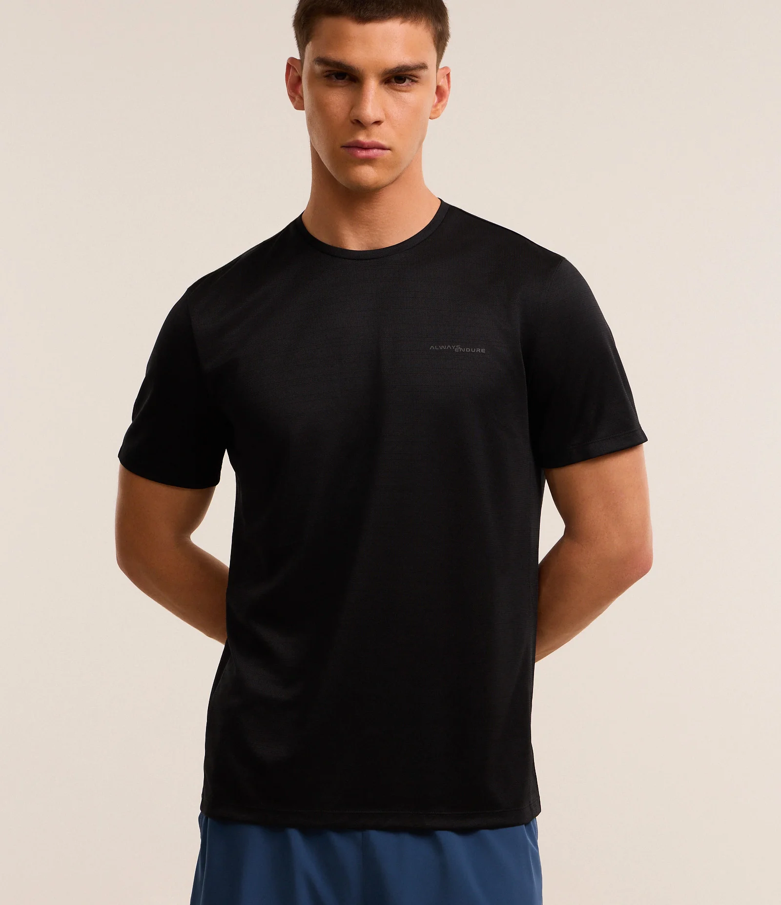 Camiseta Esportiva com Tecnologia Dry e Estampa Refletiva Preto 1