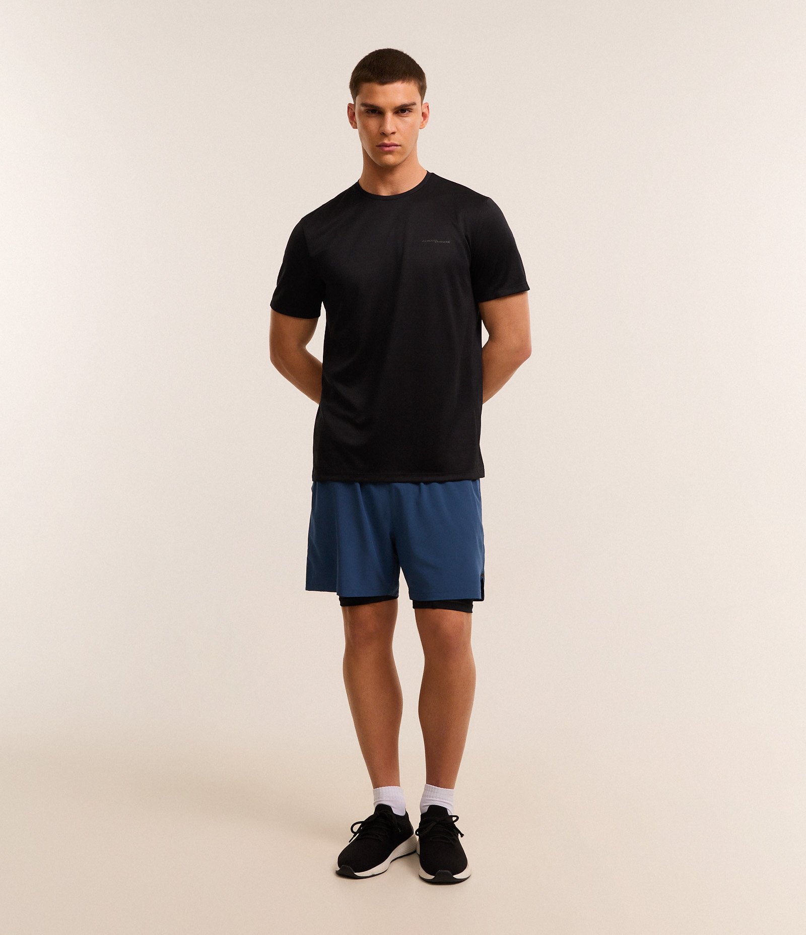 Camiseta Esportiva com Tecnologia Dry e Estampa Refletiva Preto 2