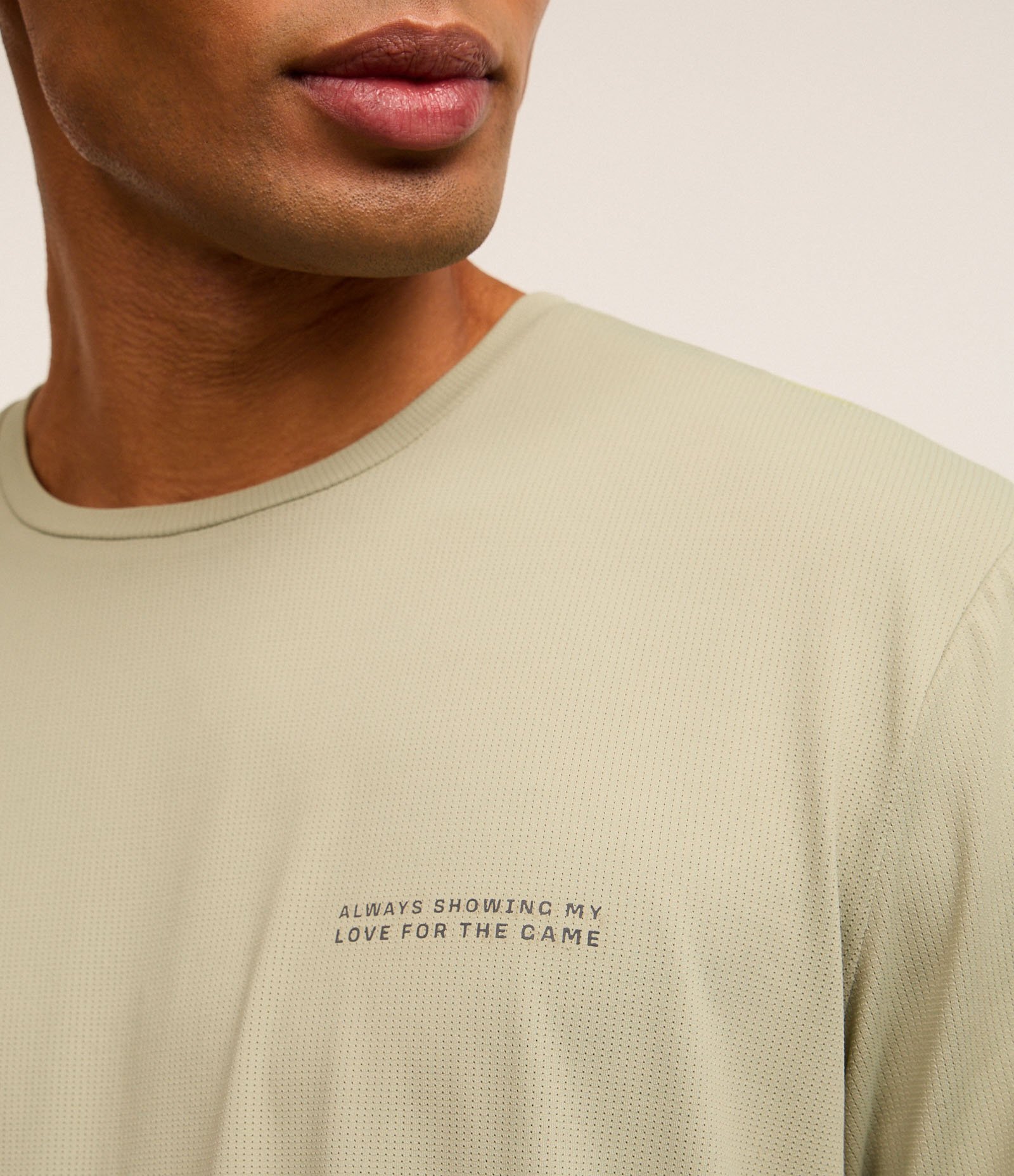 Camiseta Esportiva em Tecnologia Dry com Estampa Lettering Texturizada Verde 3