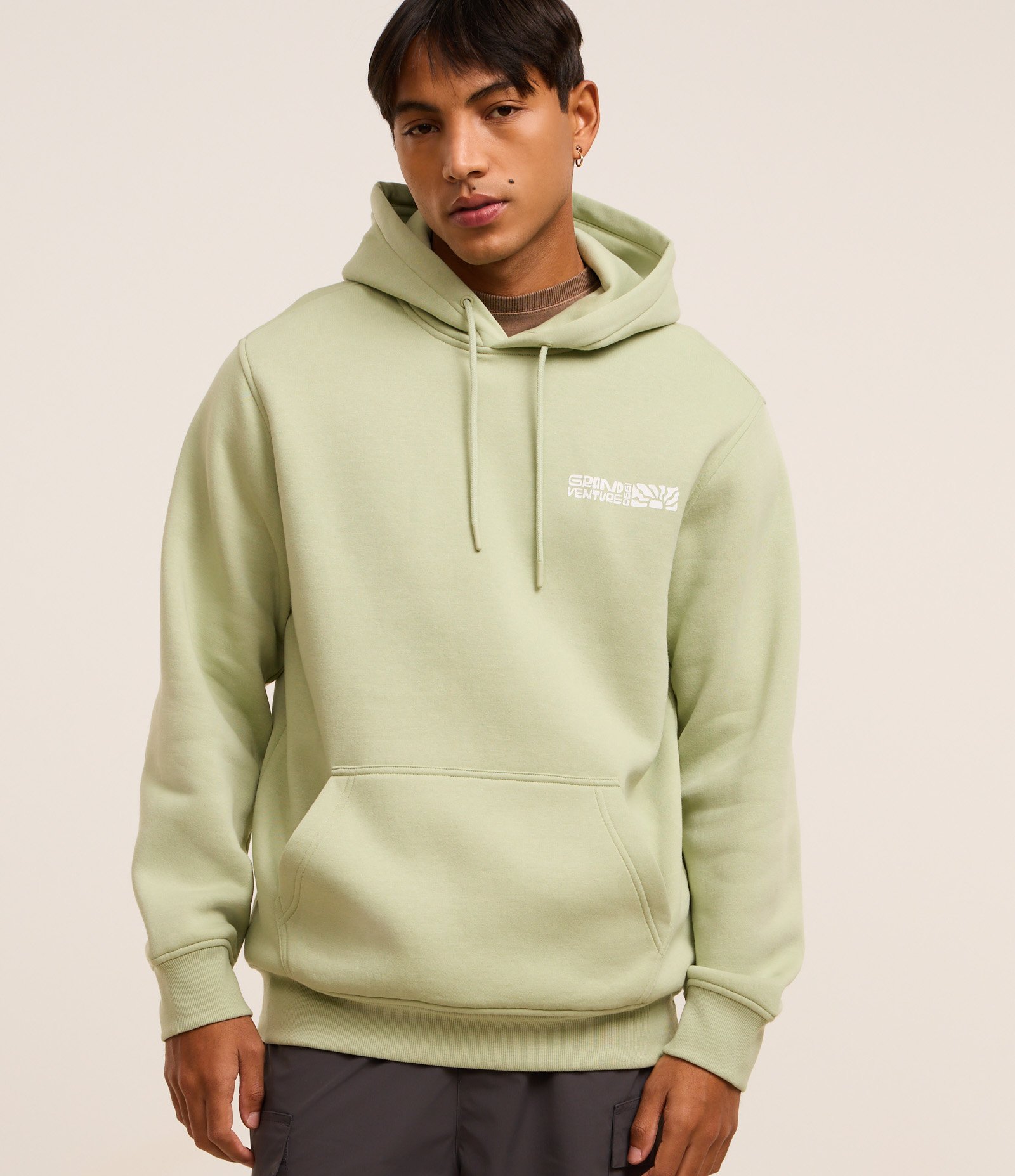 Casaco Fechado em Moletom com Felpa Estampa Localizada Coqueiros Verde 1