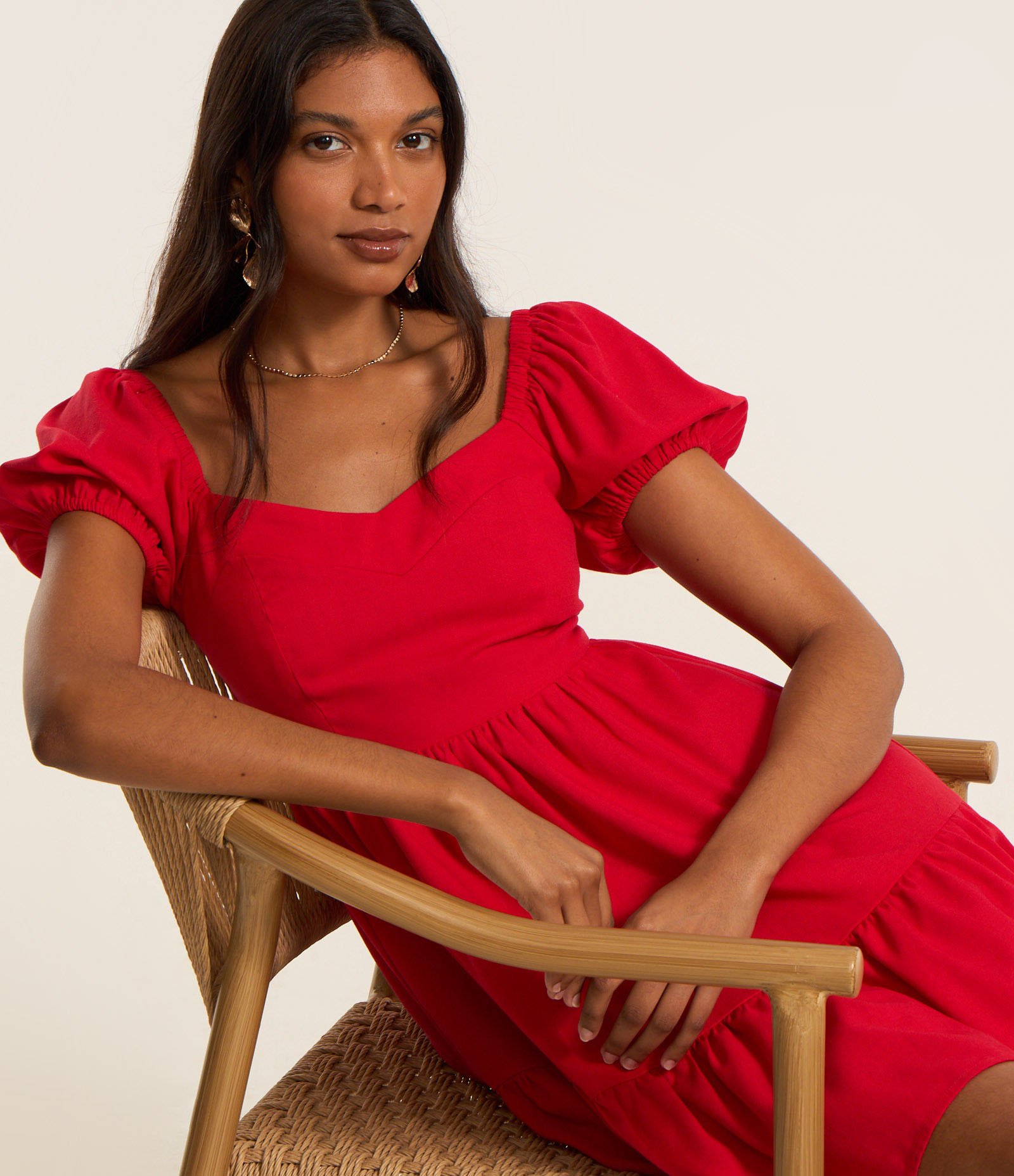 Vestido Curto em Viscose com Linho e Manga Bufante Vermelho 2