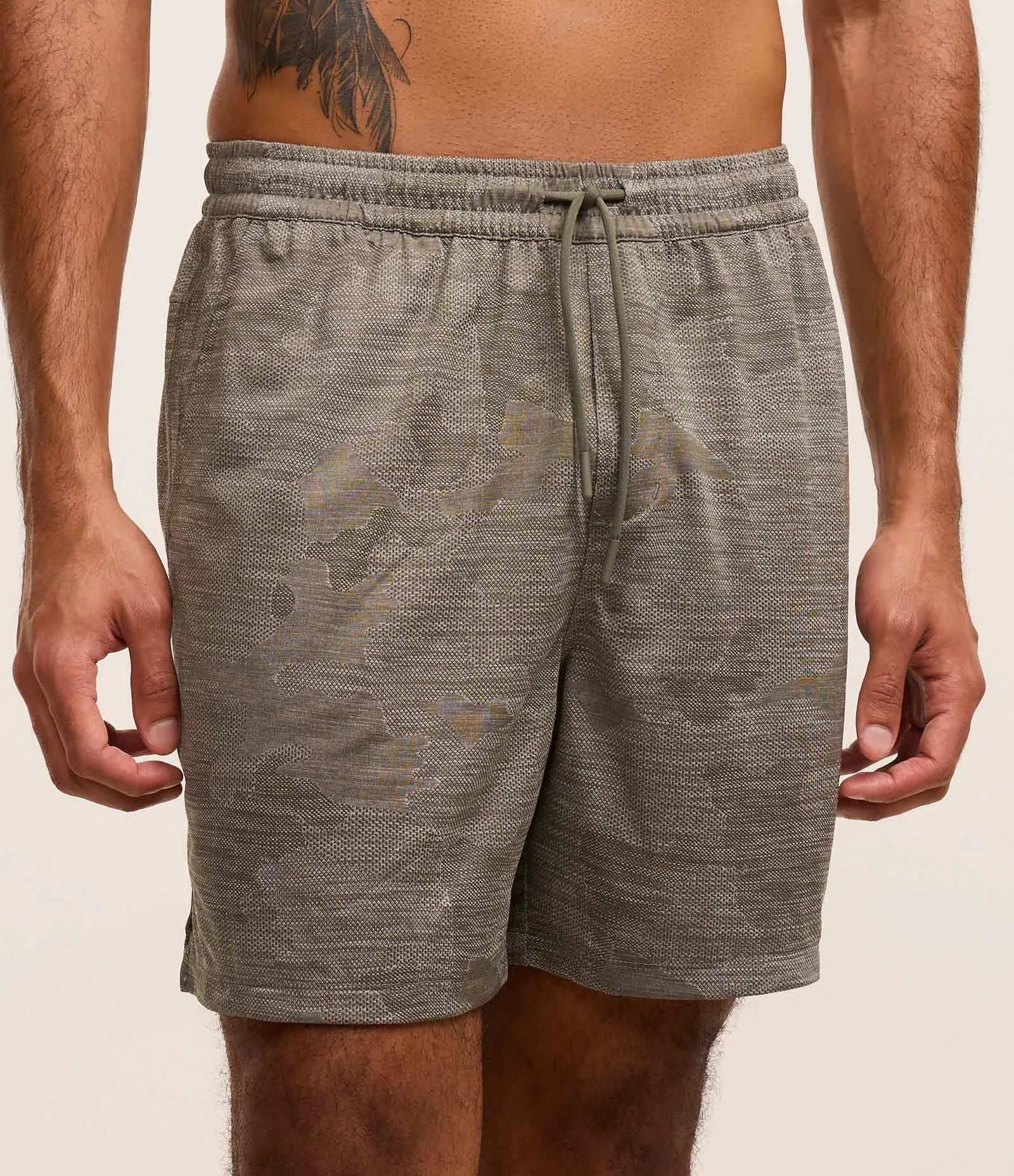 Bermuda Esportiva em Jacquard Estampada Cinza Médio 2