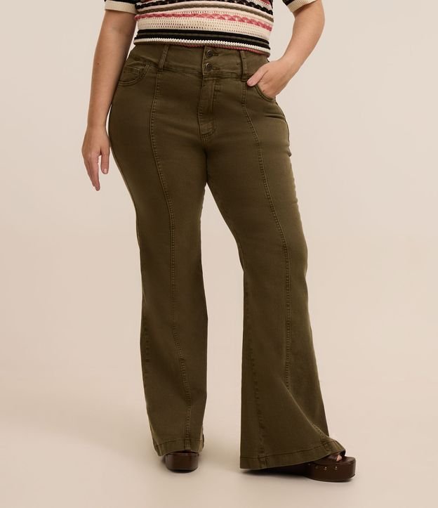 Calça Flare em Sarja com Cós Largo Curve & Plus Size