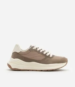 Tênis Jogging em PU com Cadarço e Recortes