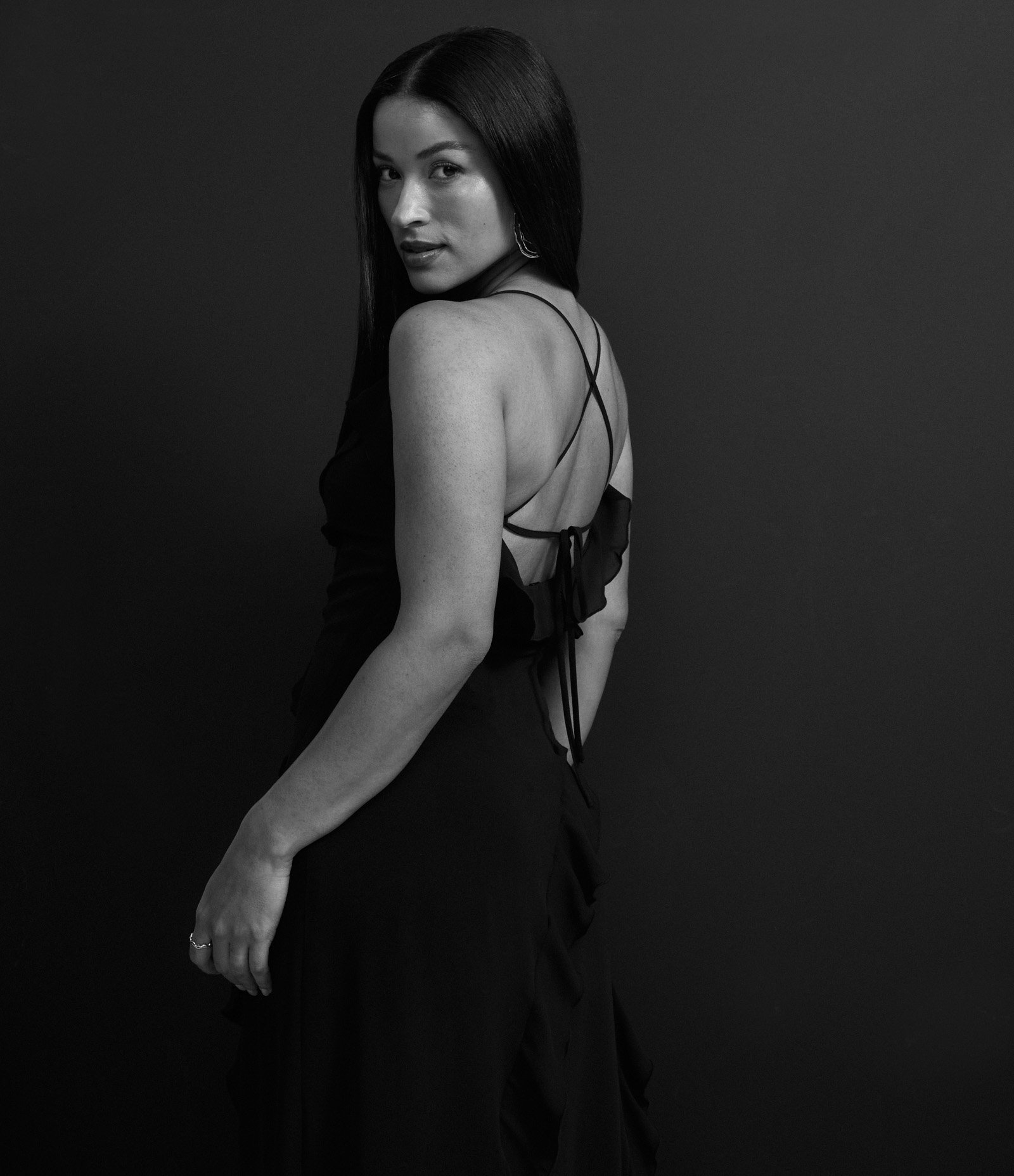 Vestido New Midi em Chiffon com Alças Cruzadas e Babados Preto 6