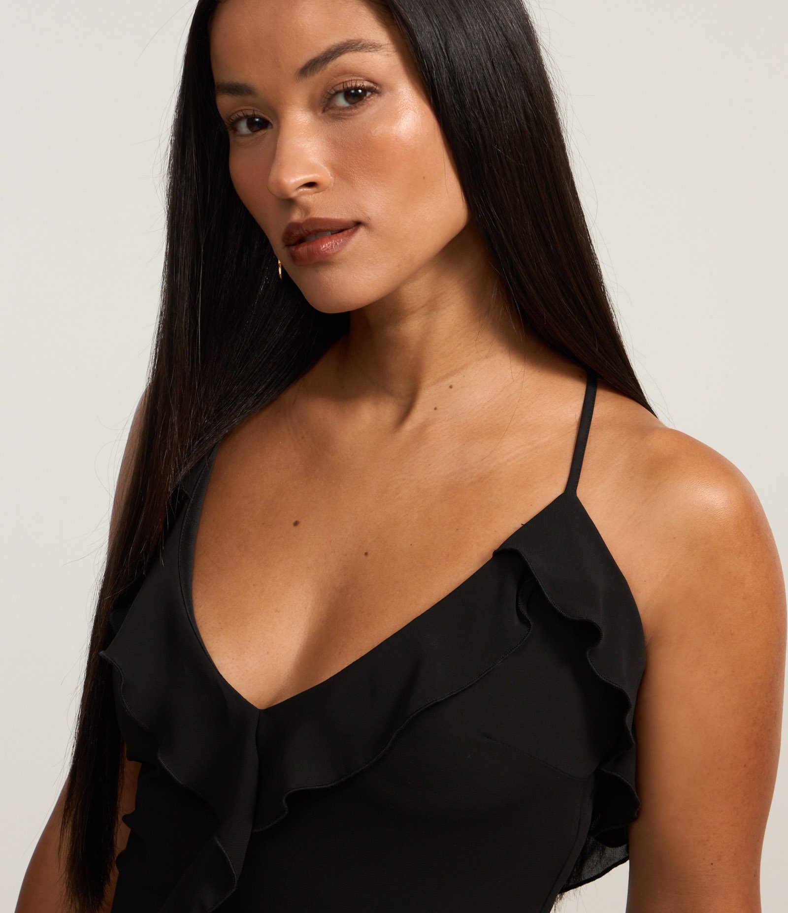 Vestido New Midi em Chiffon com Alças Cruzadas e Babados Preto 3