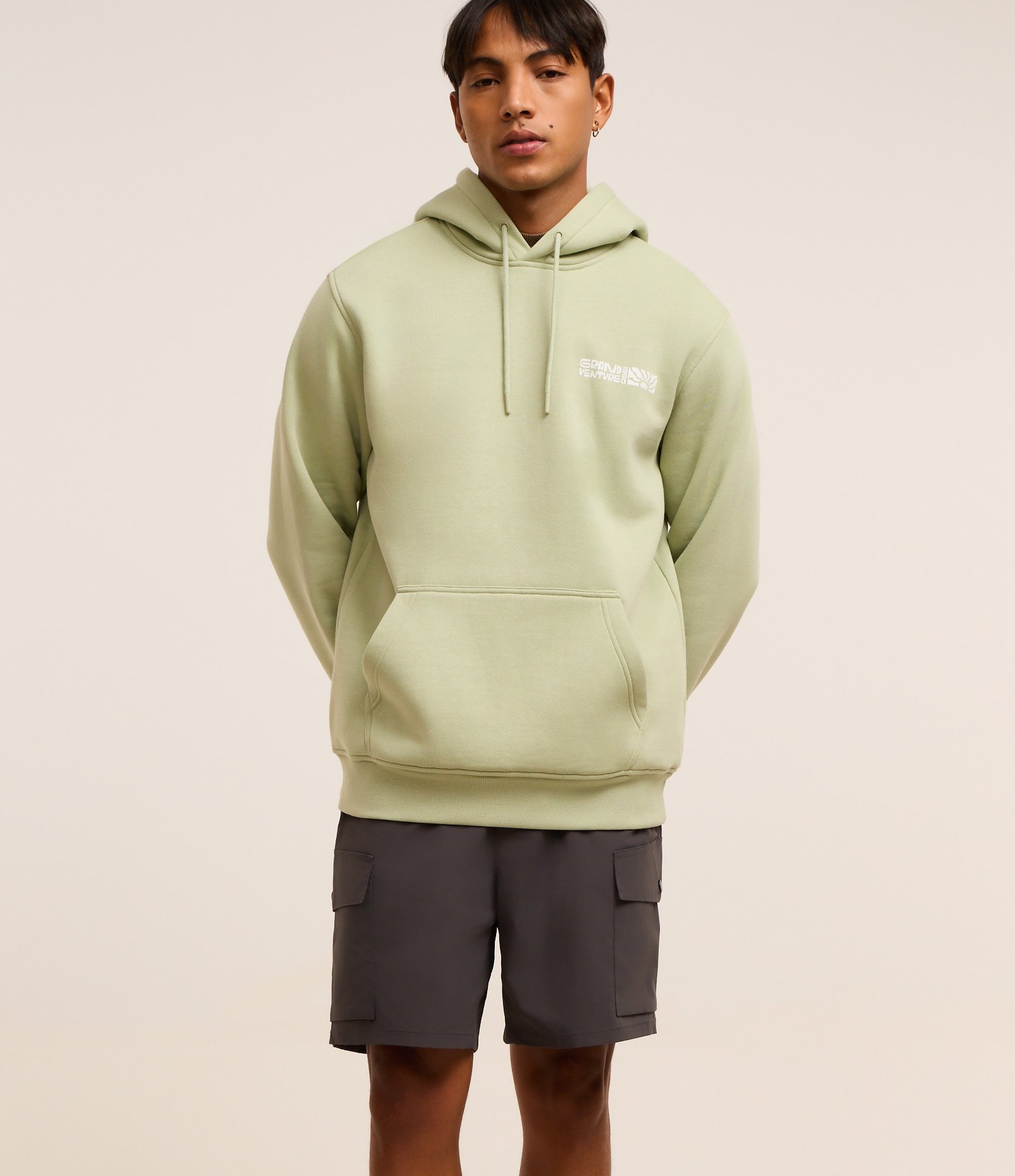 Bermuda Cargo com Cós Elástico e Bolsos Cinza 4