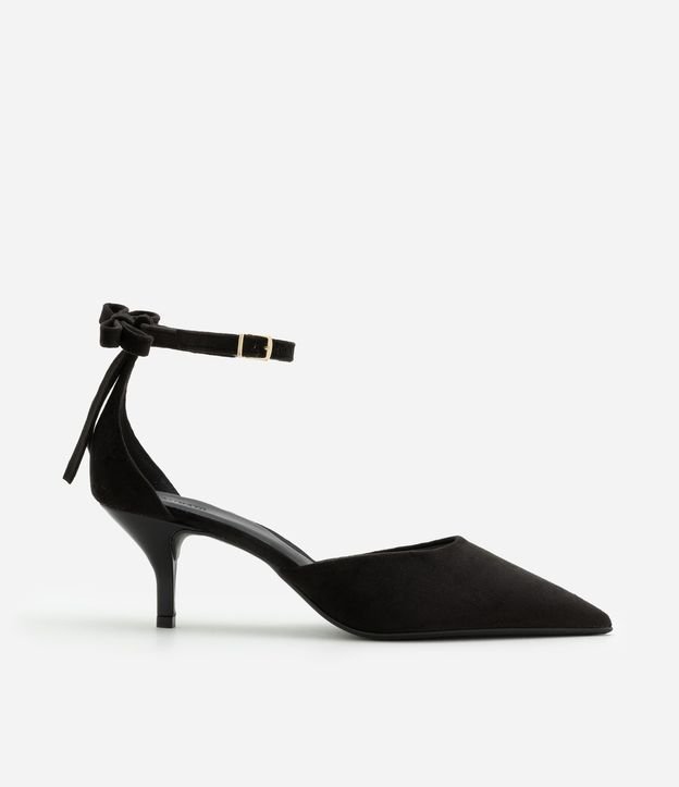 Sapato Scarpin com Bico Fino e Lacinho na Tira de Fechamento