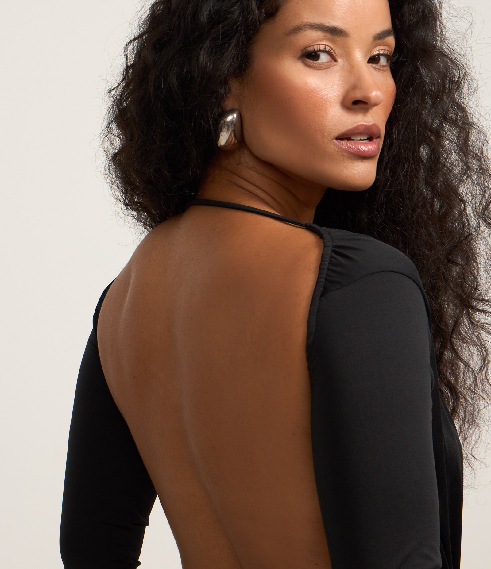 Body com Decote Profundo e Abertura nas Costas Preto 5