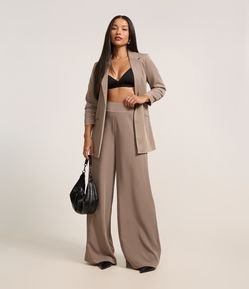 Calça Pantalona em Crepe com Pences