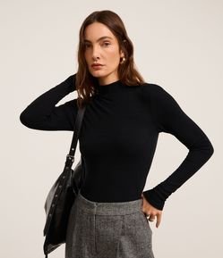 Blusa em Ribana com Gola Alta e Manga Longa