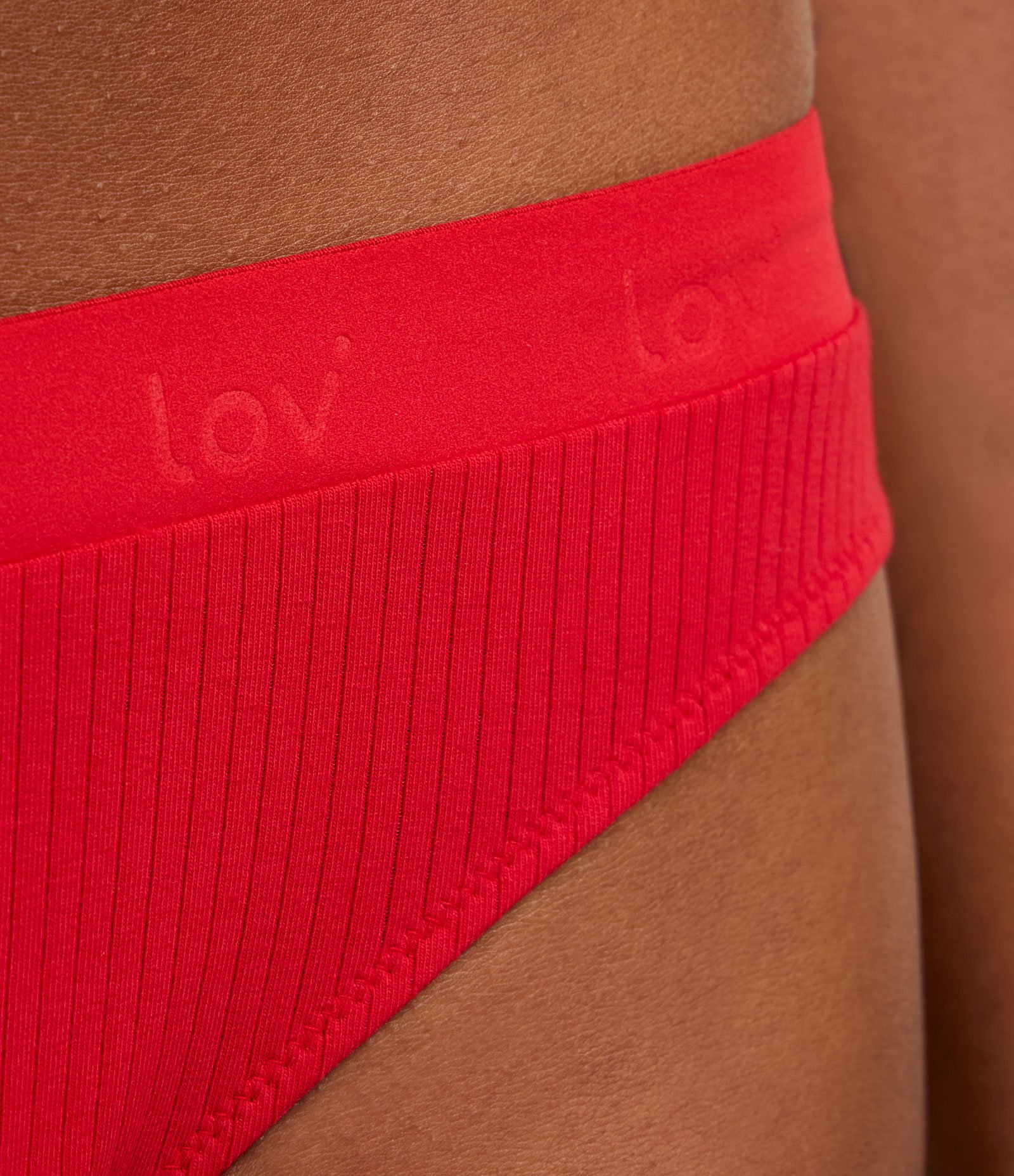 Calcinha Biquíni Fio Canelada com Lettering no Cós Vermelho 4