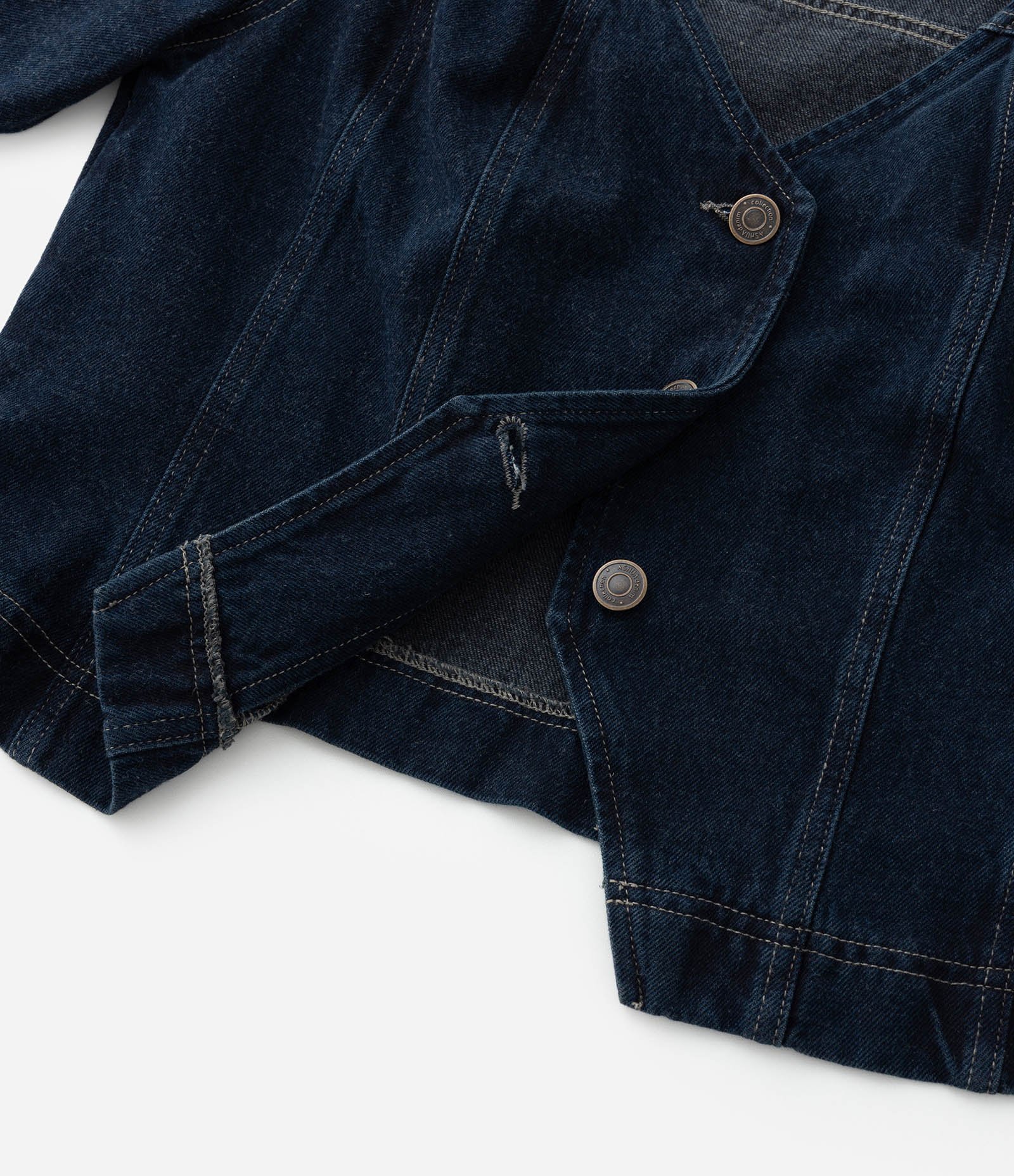 Camisa em Jeans Amaciado com Decote V Curve & Plus Size Azul 9