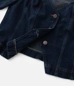 Camisa em Jeans Amaciado com Decote V Curve & Plus Size