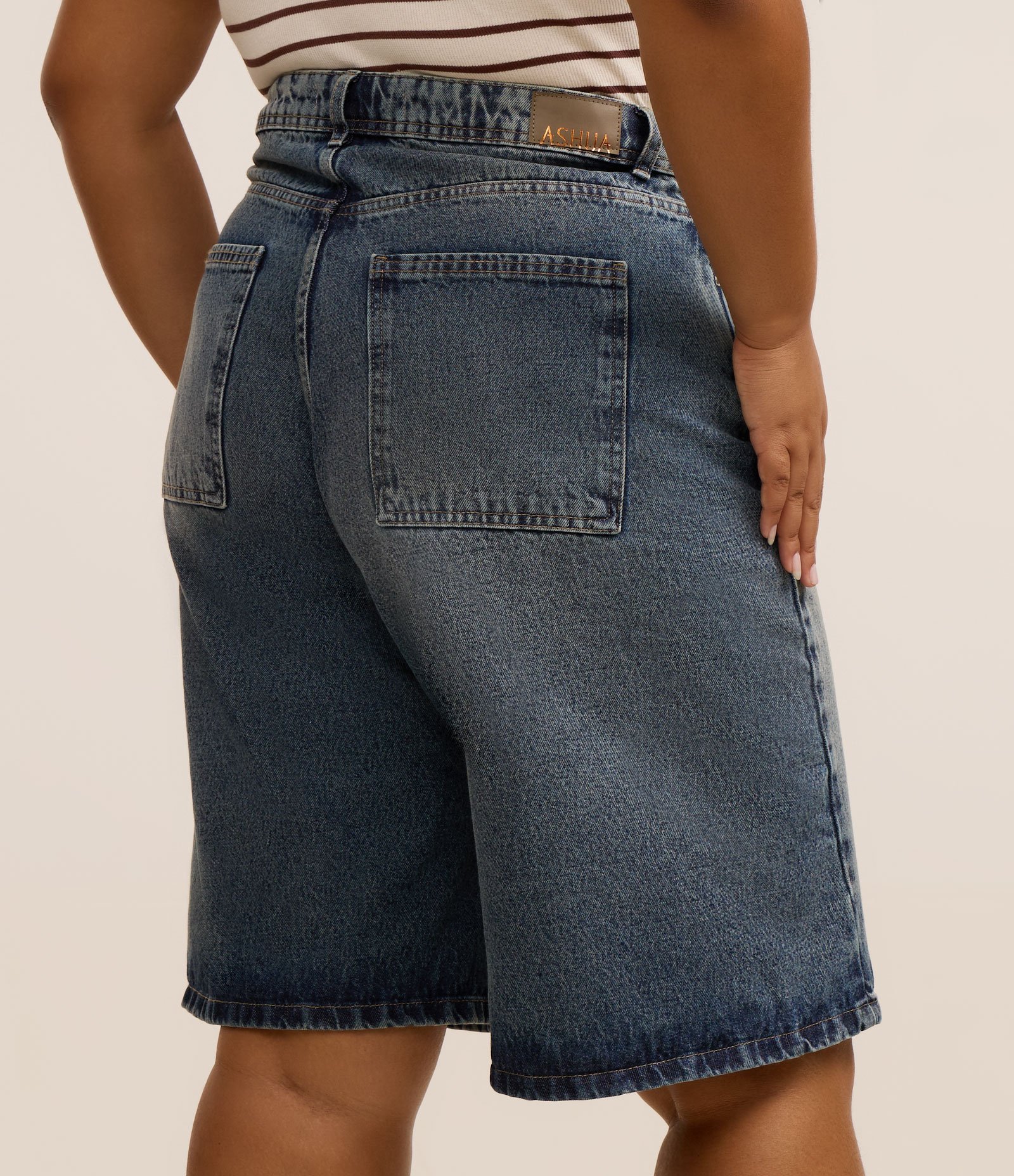 Bermuda Jorts Jeans Recortes Assimétricos Curve & Plus Size Azul 3