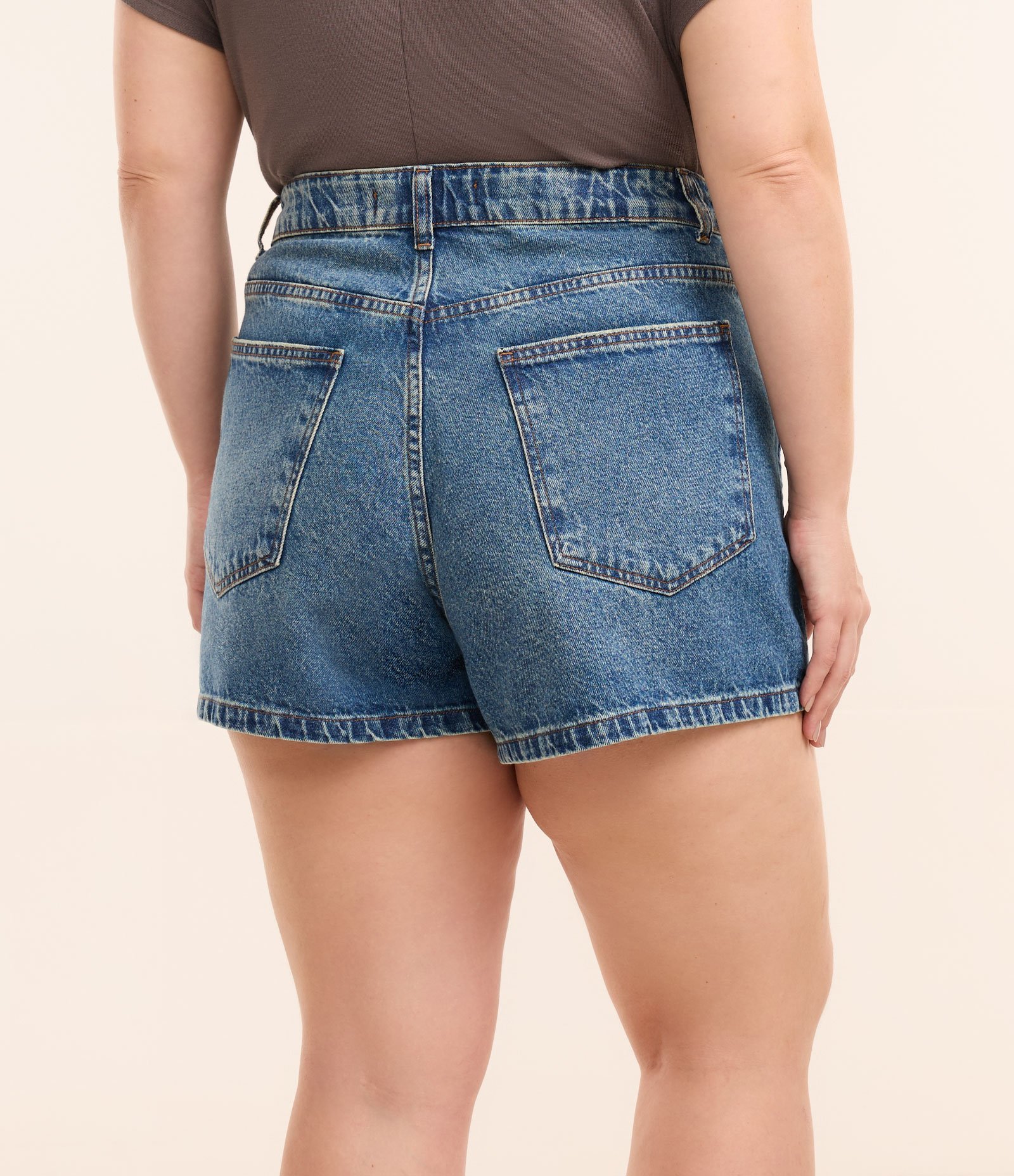 Short Mom em Jeans com Brilhos Curve & Plus Size Azul 3