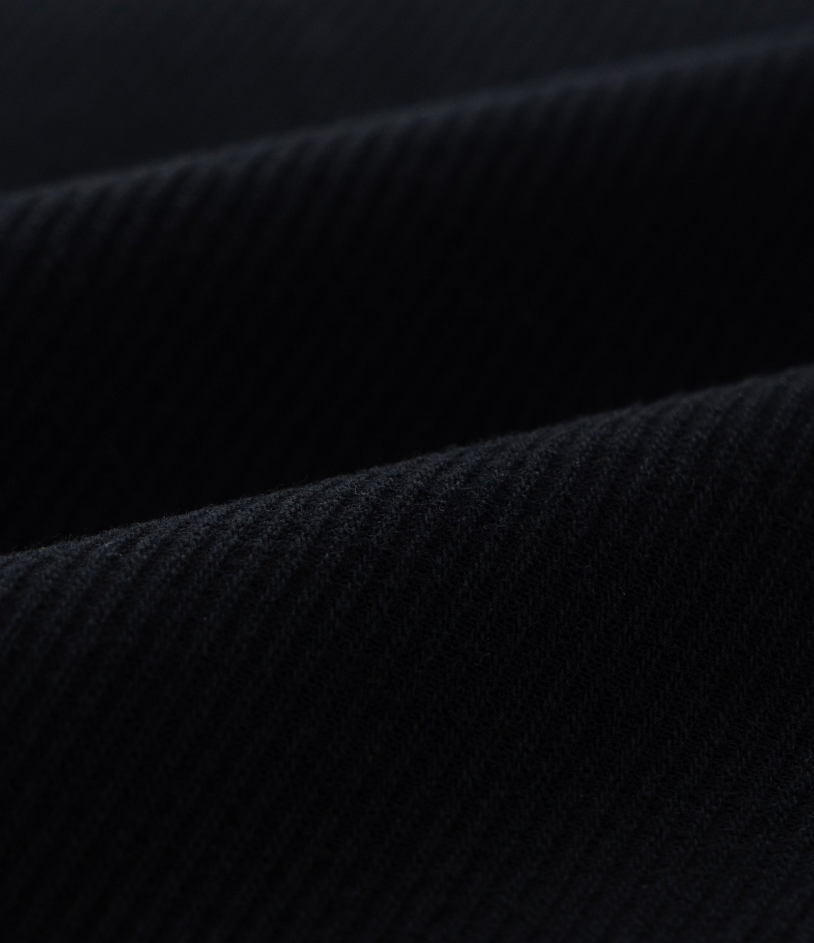 Calça Mom em Sarja e Bolso Carpinteiro Curve & Plus Size Preto 8