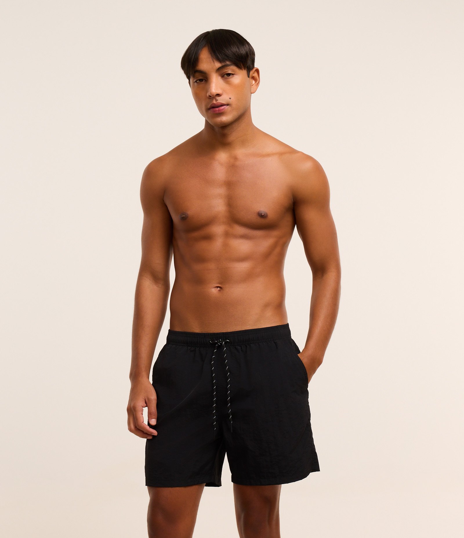 Bermuda de Banho Básica em Microfibra com Cós Elástico e Cordão Preto 2