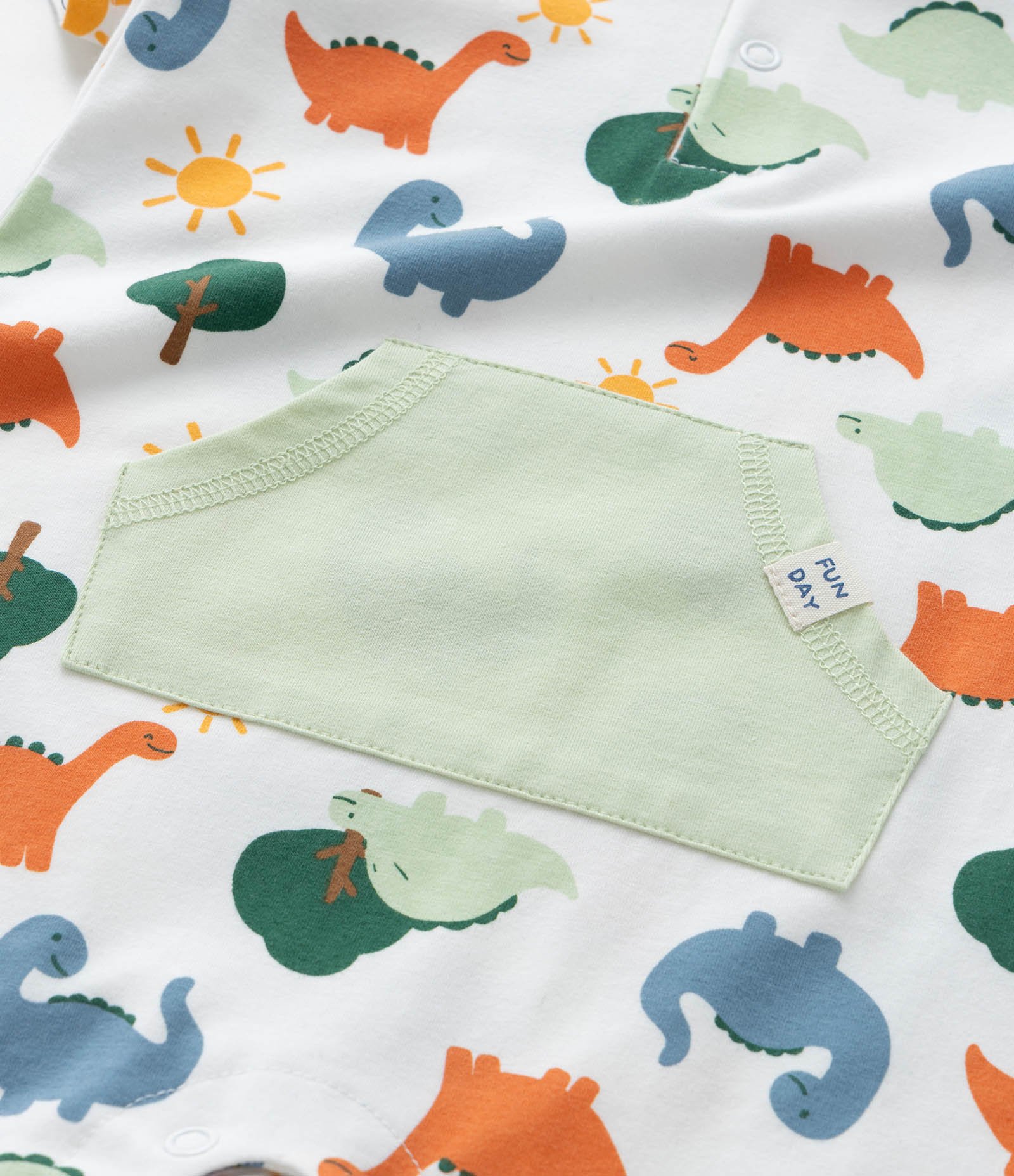 Macacão Infantil com Estampa de Dinossauro - Tam 3 a 18 meses Branco 9