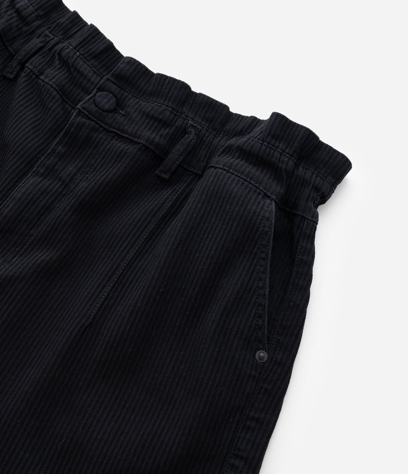 Short Clochard em Sarja Cotelê Curve & Plus Size Preto 8