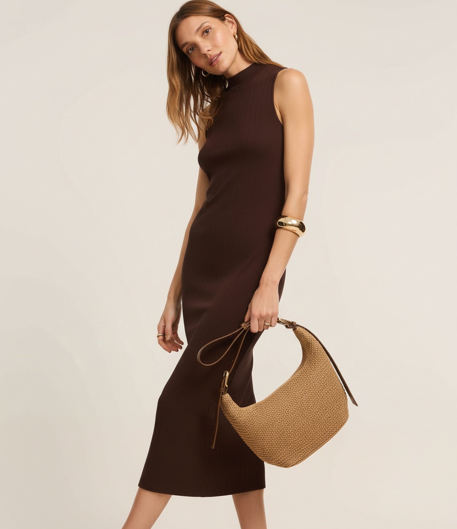 Vestido Midi Canelado em Ribana com Gola Altinha Marrom Escuro 4