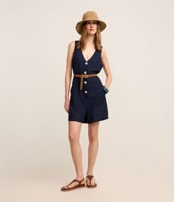 Macaquinho em Viscolinho com Decote V e Botões